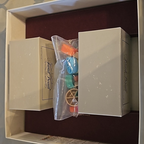 VINTAGE Trivial Pursuit The 1980's Trivia Master Board Game - Picture 3 of 6